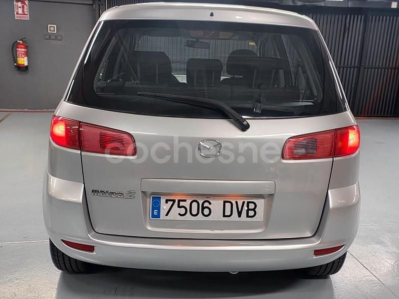 Usado Mazda 2 Active 68 CV (50 kW) 2006 Gris / plata Berlina