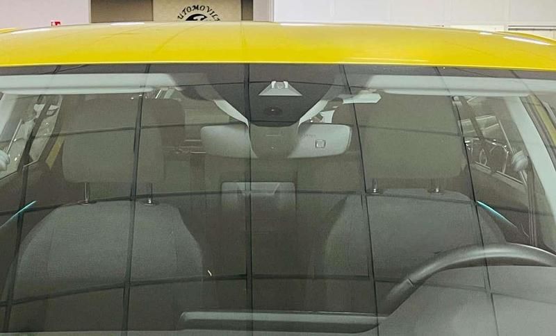 Occasion VW Golf VIII Life 116 ch (85 kW) 2023 Jaune Citadine