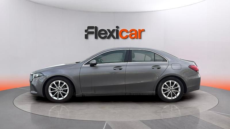 Usado Mercedes A180 116 CV (85 kW) 2019 Gris Berlina