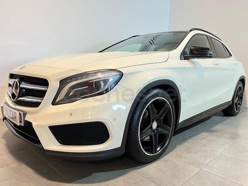 Usado Mercedes GLA220 AMG line 170 CV (125 kW) 2014 Blanco SUV