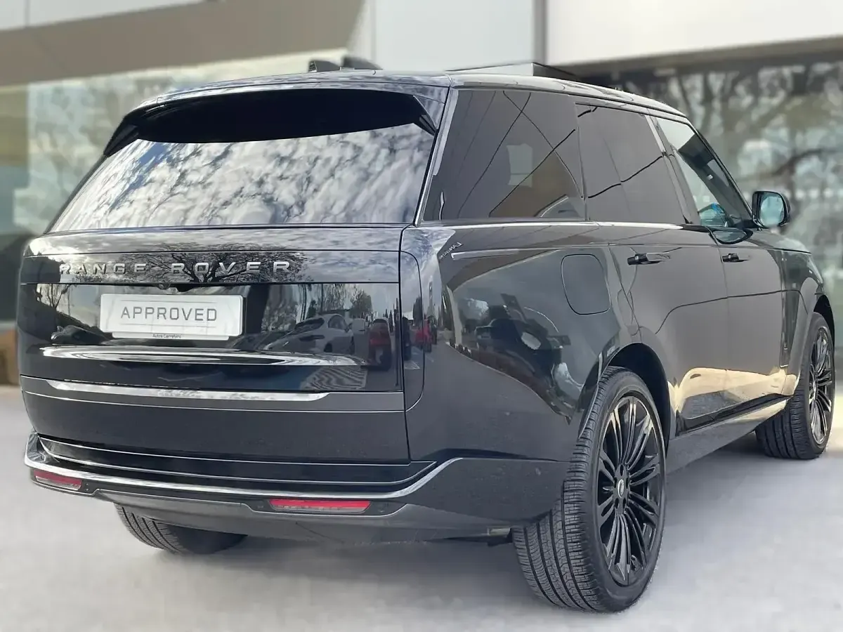 Usado Land Rover Range Rover SE 300 CV (220 kW) 2024 Negro SUV