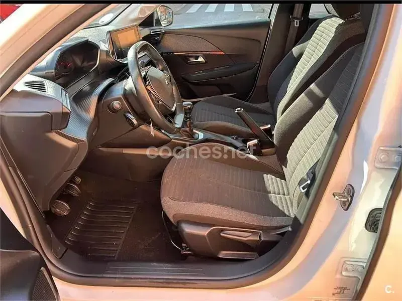 Usado Peugeot 208 GT-line 100 CV (73 kW) 2021 Blanco Utilitario