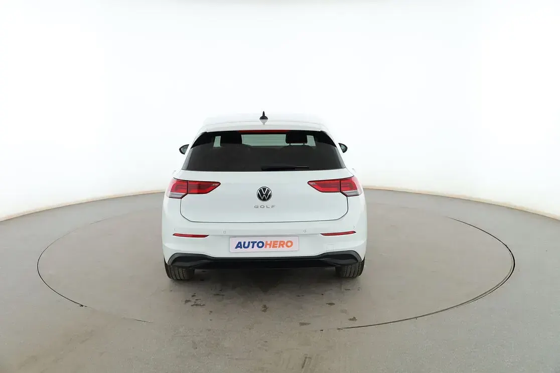 Usado VW Golf VIII Life 116 CV (85 kW) 2021 Blanco Utilitario