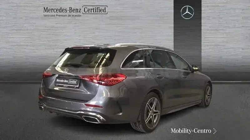 Usado Mercedes C300e 313 CV (230 kW) 2025 Gris / plata Familiar