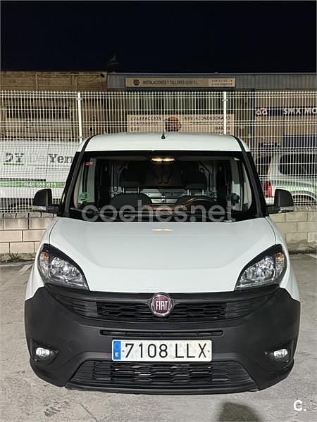 Blanco Usado 2011 Fiat Doblò Monovolumen | 7999 € (Caro) - Imagen 1/4