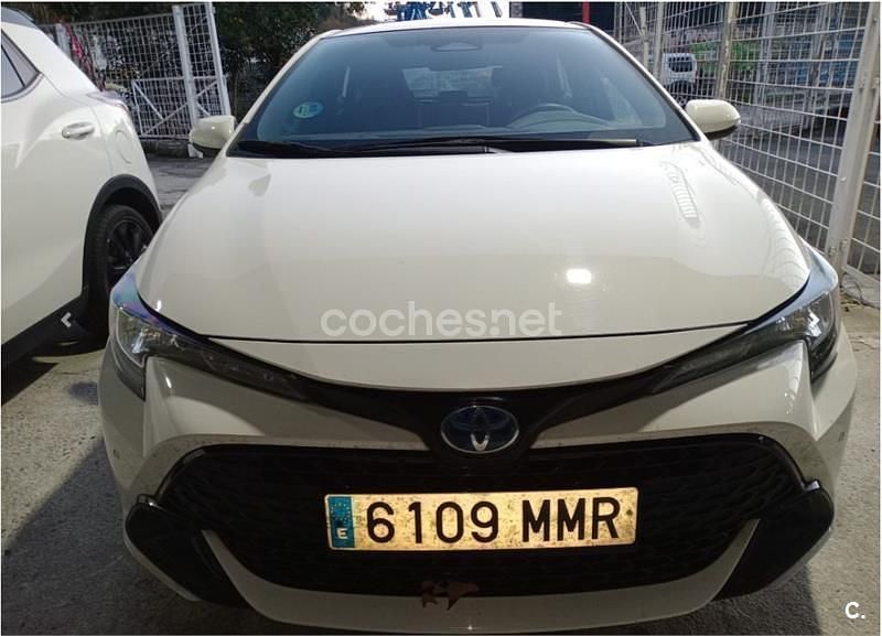 Blanco Usado 2024 Toyota Corolla Active Berlina | 25.000 € (Precio justo) - Imagen 1/4