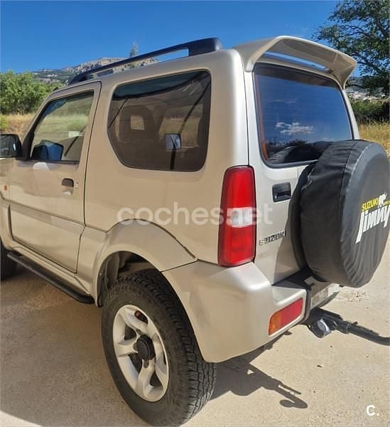 Usado Suzuki Jimny 85 CV (62 kW) 2006 Gris / plata SUV