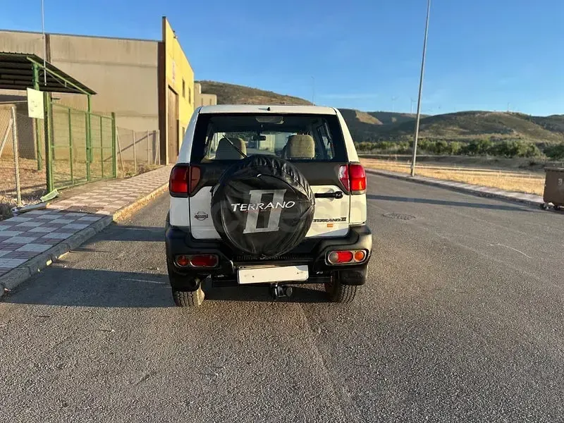 Usado Nissan Terrano Comfort 125 CV (91 kW) 2002 Blanco SUV