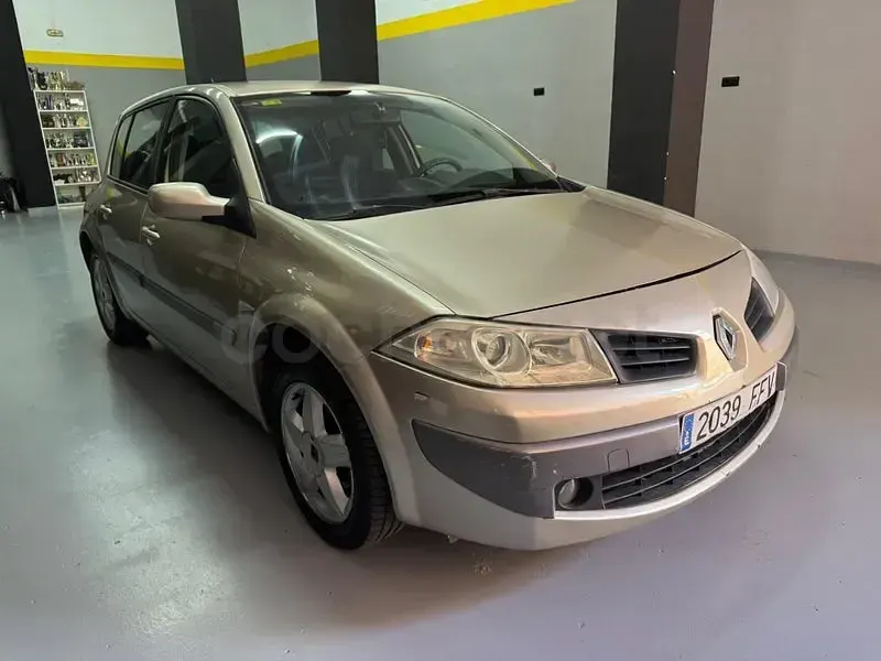 Usado Renault Mégane 105 CV (77 kW) 2006 Beige Berlina