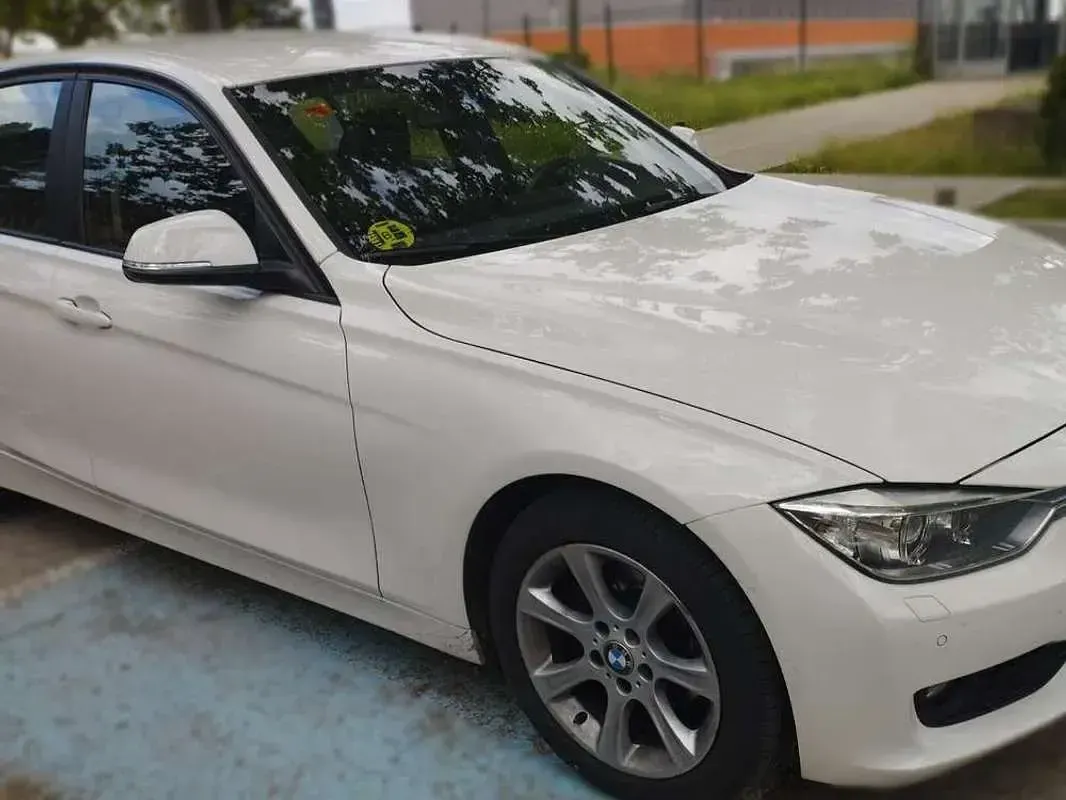 Usado BMW 318 150 CV (110 kW) 2013 Blanco Berlina