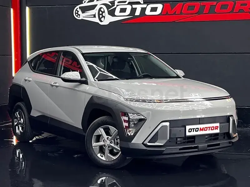 Usado Hyundai Kona 138 CV (101 kW) 2026 Gris / plata SUV