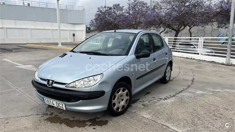 Gris / plata Usado 2004 Peugeot 206 Berlina | 2300 € (Precio justo) - Imagen 1/4