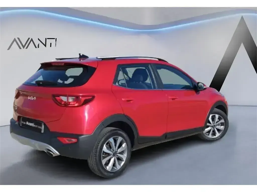 Usado Kia Stonic 100 CV (73 kW) 2024 Rojo SUV