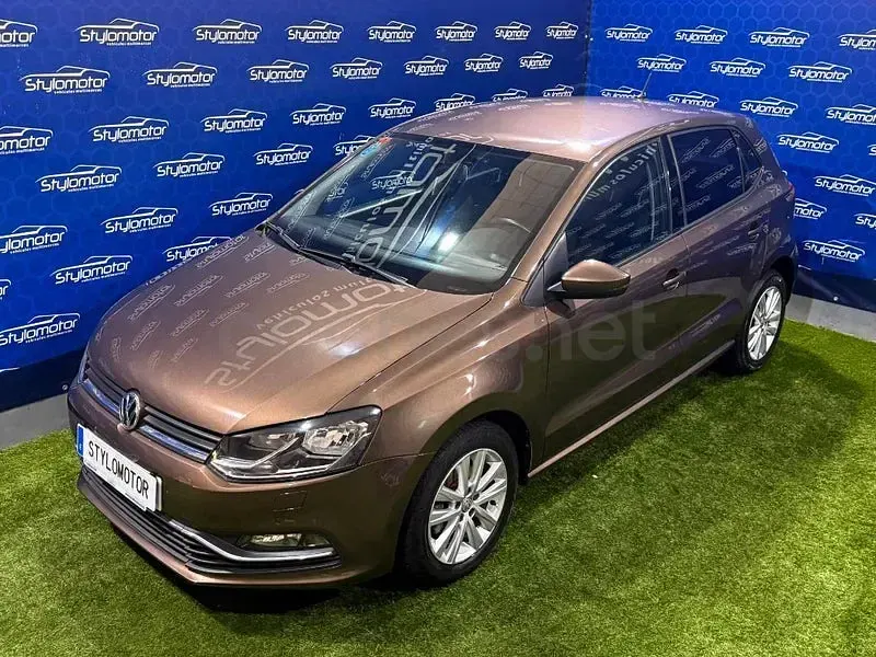 Usado VW Polo Sportline 90 CV (66 kW) 2017 Beige Berlina