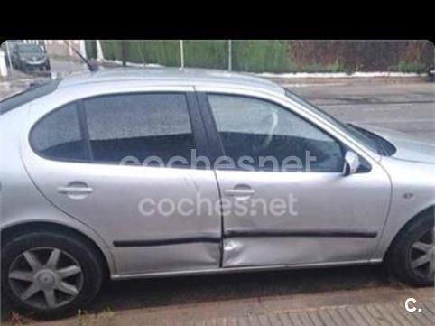 Gris / plata Usado 2003 Seat Toledo Sport Berlina | 1200 € - Imagen 1/4