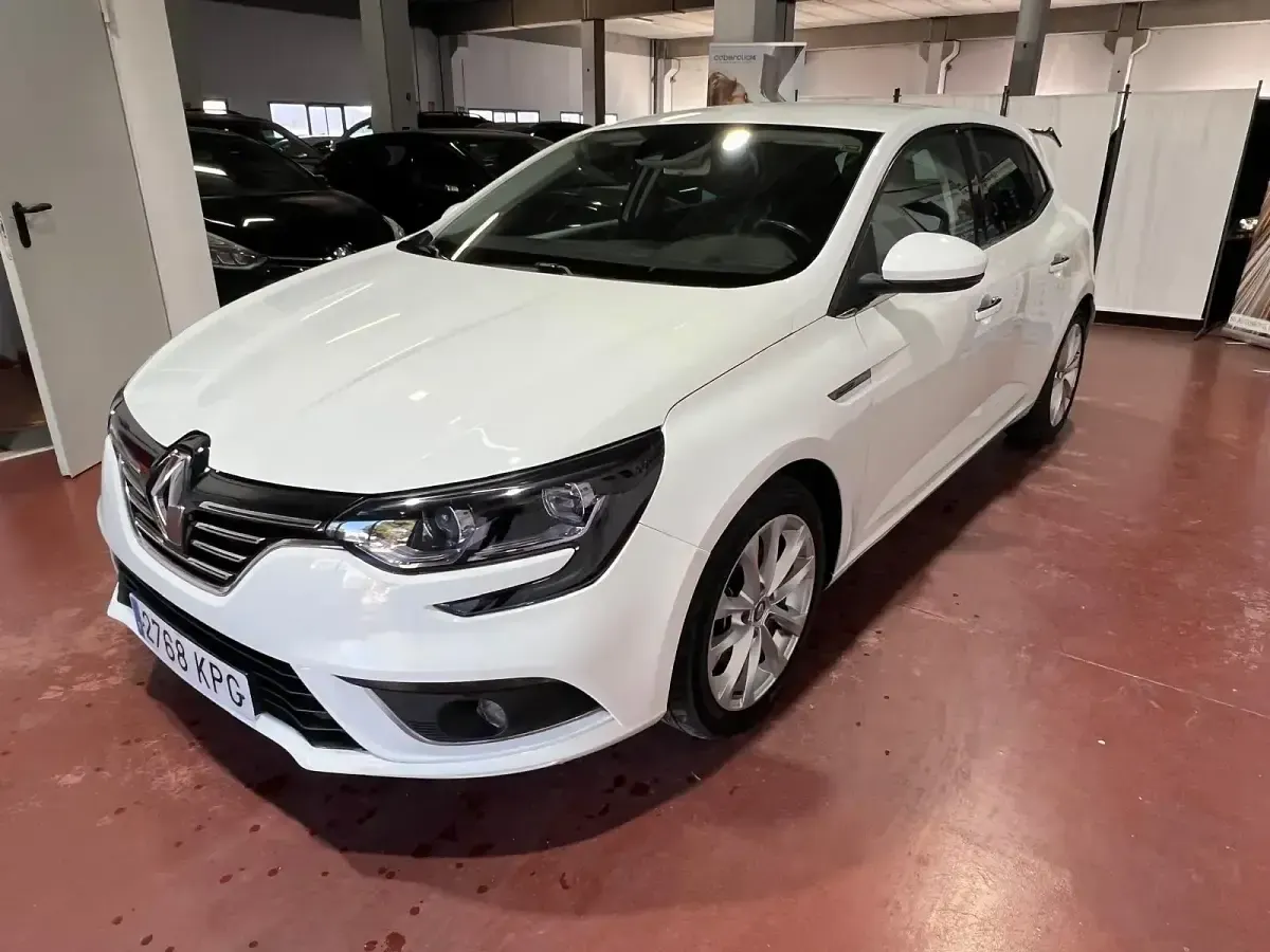Usado Renault Mégane Zen 130 CV (95 kW) 2018 Blanco