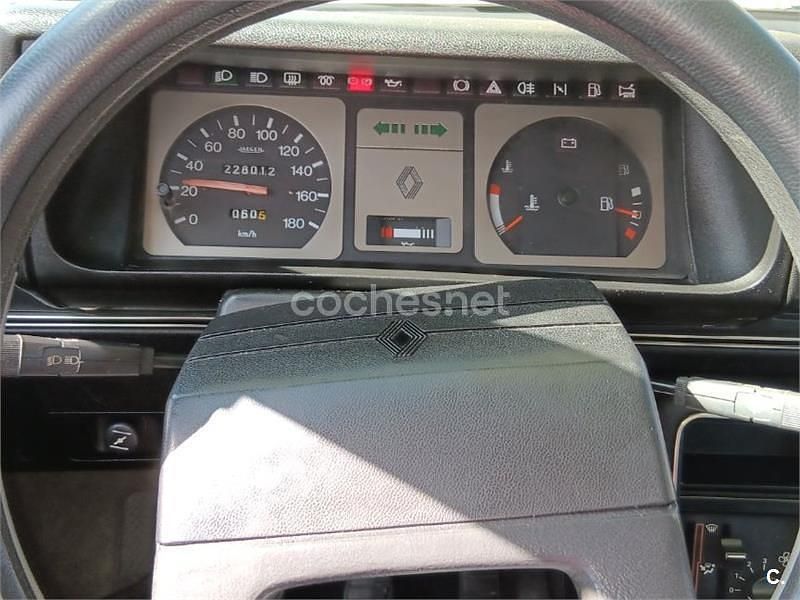 Usado Renault R9 60 CV (44 kW) 1983 Azul Berlina