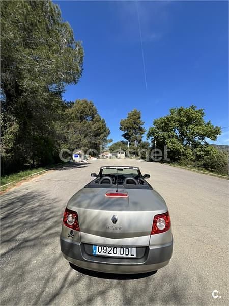 Usado Renault Mégane Cabriolet Dynamique 110 CV (80 kW) 2004 Verde Descapotable