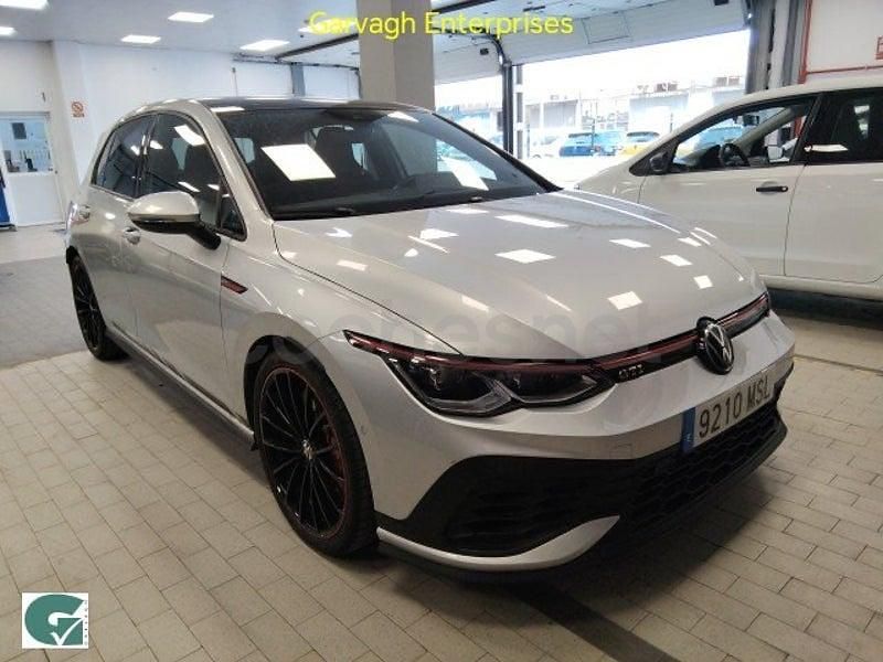 Usado VW Golf VIII GTI Clubsport 301 CV (221 kW) 2024 Gris / plata Berlina