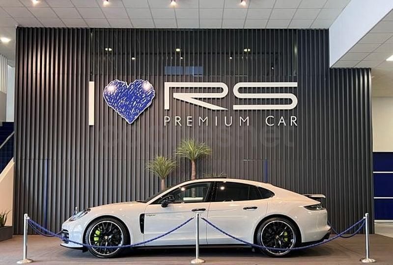 Usado Porsche Panamera 4S 560 CV (411 kW) 2023 Gris / plata Berlina