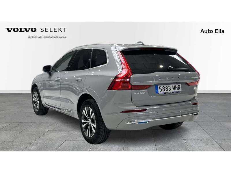 Usado Volvo XC60 Core 351 CV (258 kW) 2023 Gris SUV