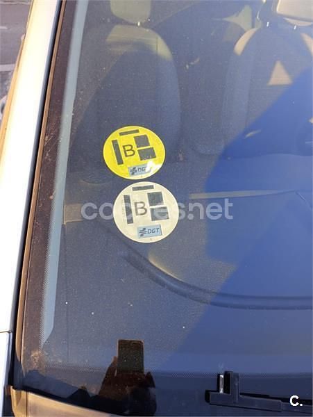 Usado Ford C-MAX Ghia 109 CV (80 kW) 2010 Gris / plata Monovolumen