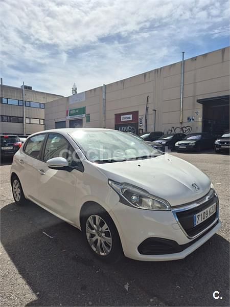 Usado Peugeot 208 82 CV (60 kW) 2019 Blanco Utilitario