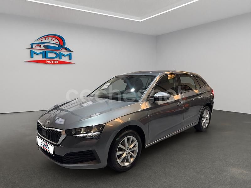 Gris / plata Usado 2022 Skoda 110 R Ambition Berlina | 14.980 € (Precio justo) - Imagen 1/4