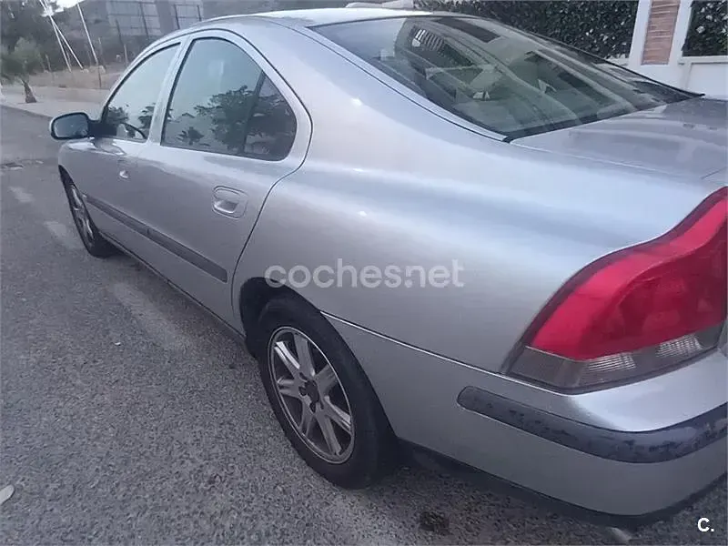 Usado Volvo S60 170 CV (125 kW) 2001 Gris / plata Berlina