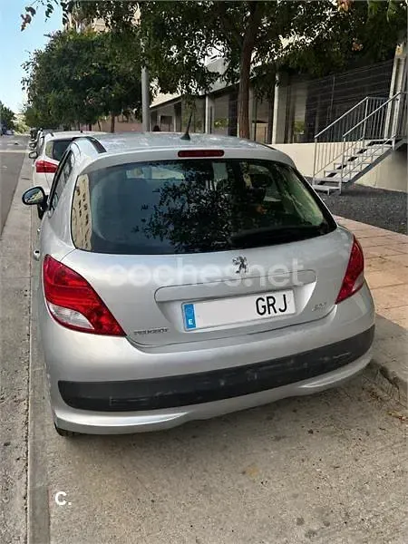 Usado Peugeot 207 75 CV (55 kW) 2009 Gris / plata Berlina