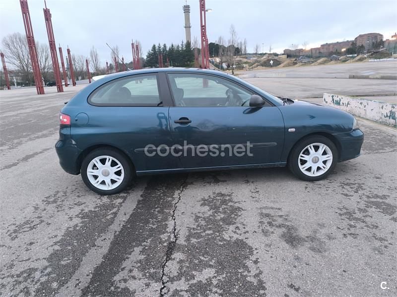 Usado Seat Ibiza Reference 85 CV (62 kW) 2007 Azul Utilitario