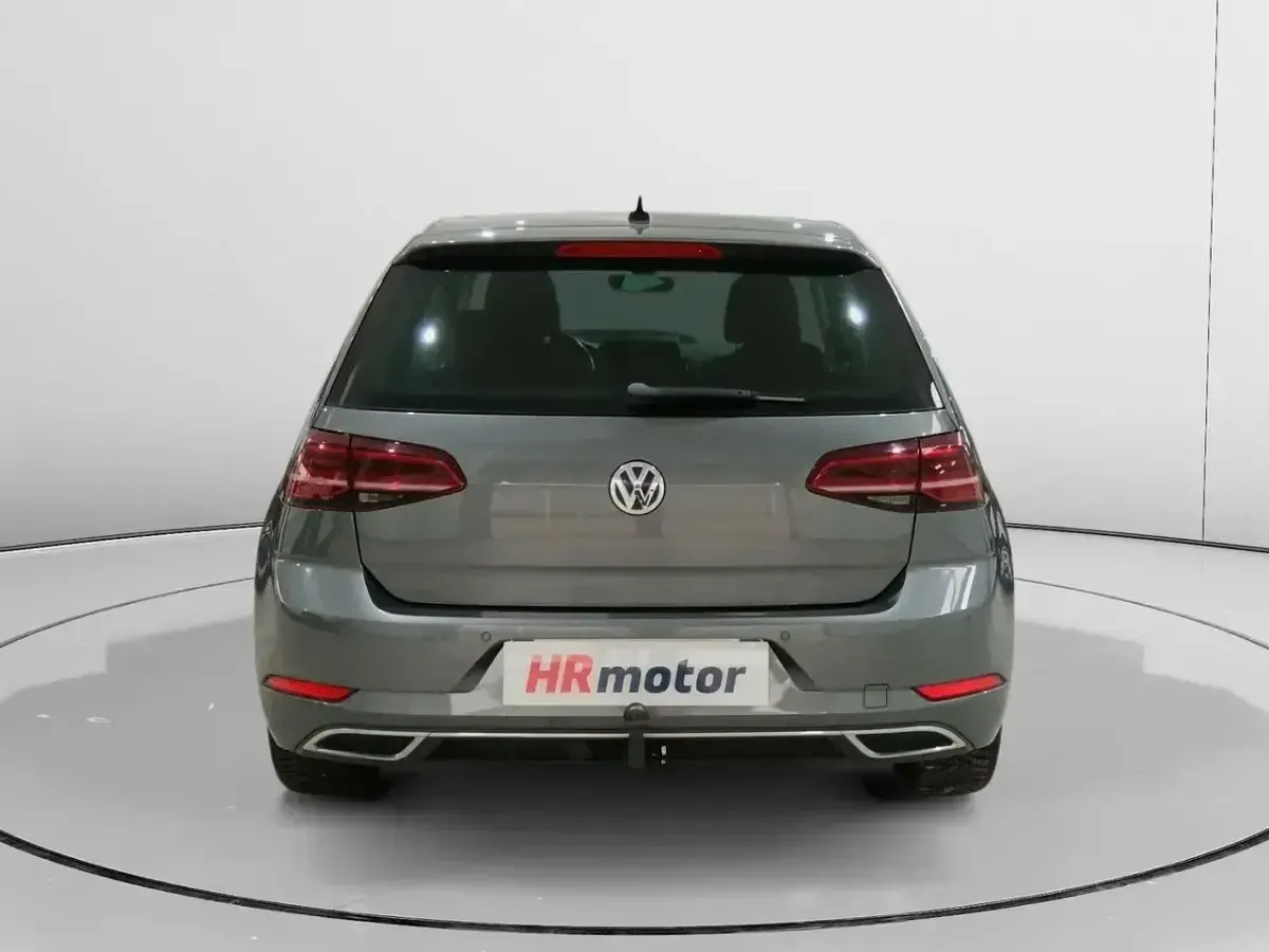Usado VW Golf VII Advance 125 CV (91 kW) 2017 Gris Utilitario