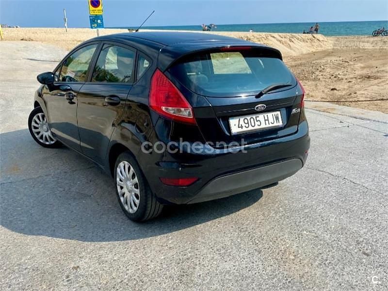 Negro Usado 2012 Ford Fiesta Trend Utilitario | 3200 € (Super precio) - Imagen 1/4