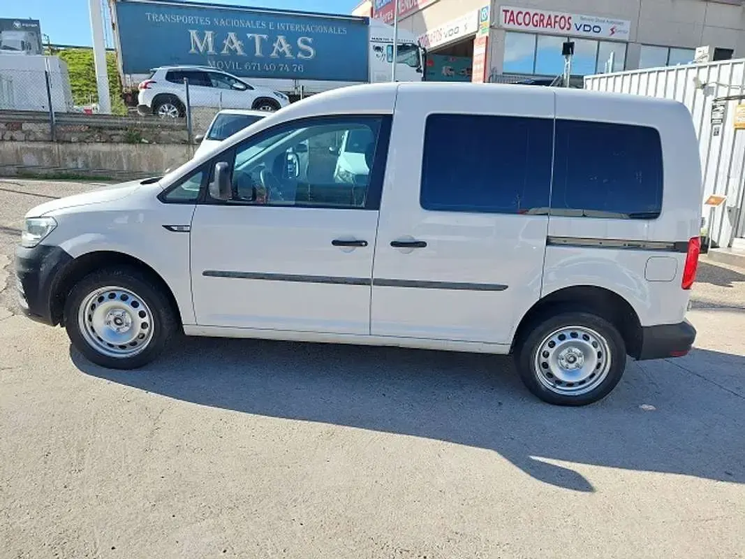 Usado VW Caddy Business 122 CV (89 kW) 2019 Blanco Monovolumen