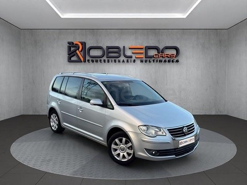 Usado VW Touran 140 CV (102 kW) 2007 Gris / plata Monovolumen