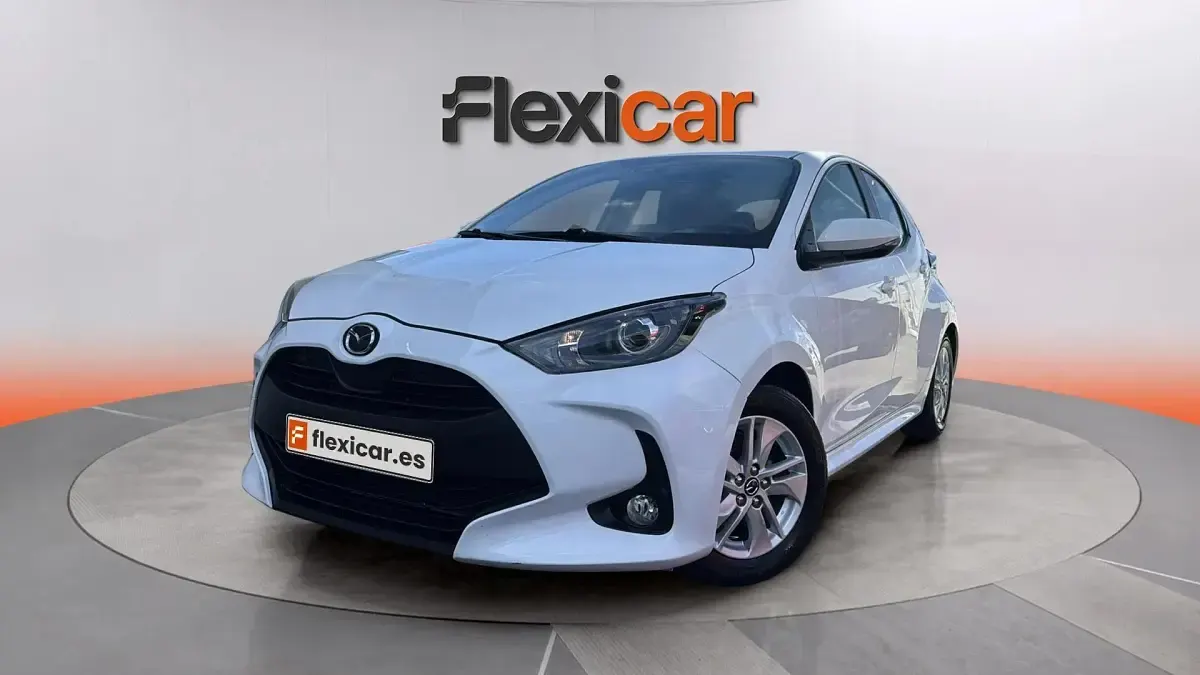 Usado Mazda 2 Exclusive-Line 90 CV (66 kW) 2023 Blanco Utilitario