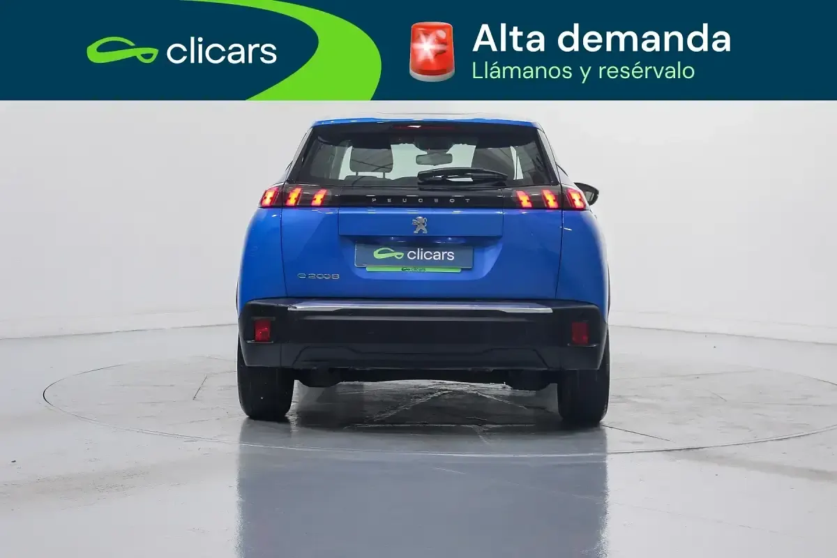 Usado Peugeot e-2008 Active 100 kW (136 CV) 2022 Azul SUV