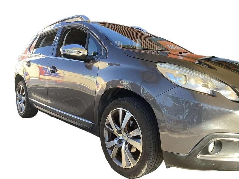 Usado Peugeot 2008 Allure 99 CV (72 kW) 2016 Gris SUV