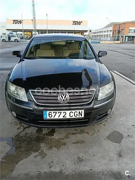Usado VW Phaeton 240 CV (176 kW) 2004 Negro Berlina