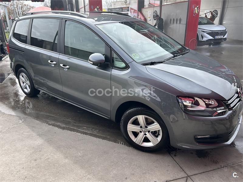 Usado VW Sharan 140 CV (102 kW) 2014 Gris / plata Monovolumen