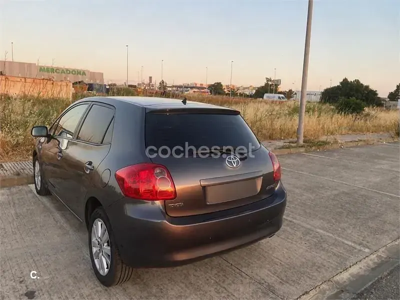 Usado Toyota Auris Advance 126 CV (92 kW) 2009 Gris / plata Utilitario