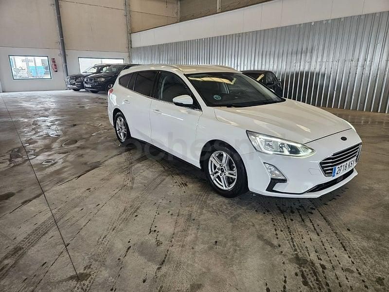 Begagnad Ford Focus Titanium 120 HK (88 kW) 2019 Vit Kombi