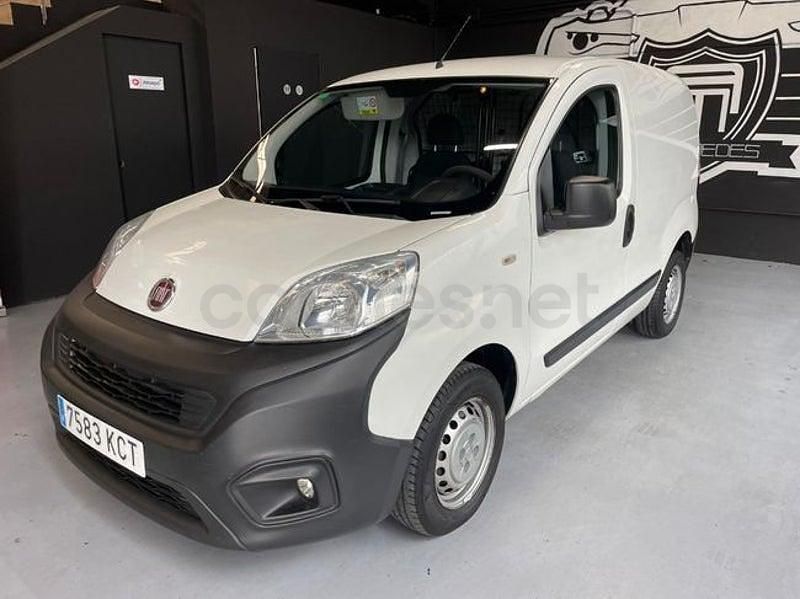 Usado Fiat Fiorino Basis 80 CV (58 kW) 2017 Blanco Monovolumen