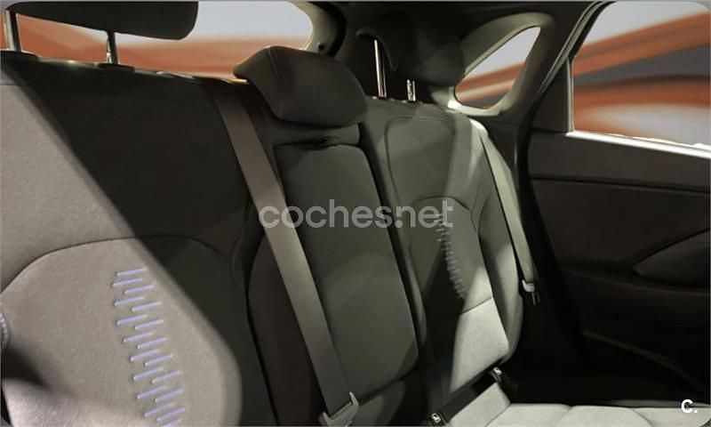 Usado Hyundai i30 GO! 120 CV (88 kW) 2018 Blanco Berlina