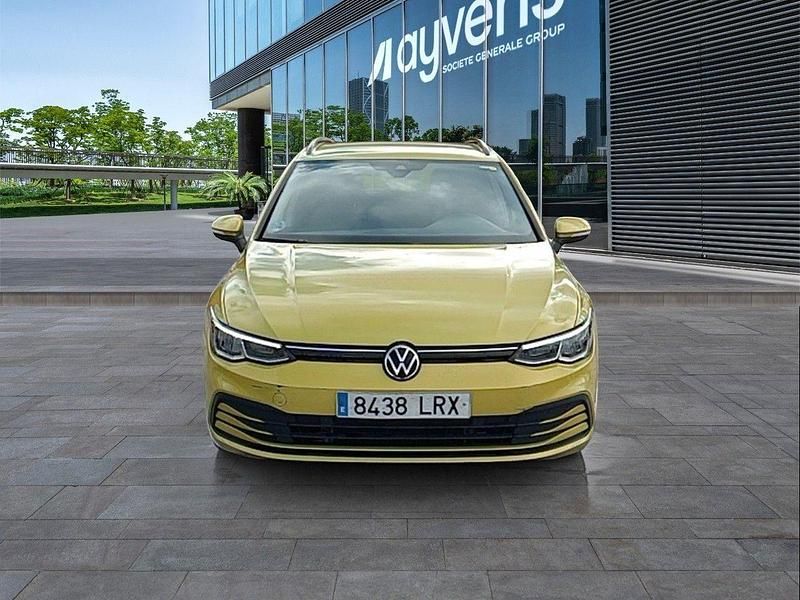 Usado VW Golf VIII Life 116 CV (85 kW) 2021 Amarillo Familiar