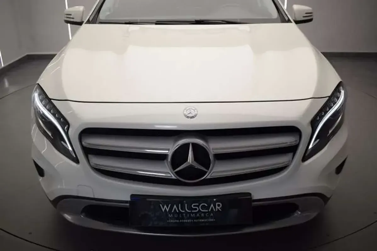 Usado Mercedes GLA250 Style 211 CV (155 kW) 2016 Blanco SUV