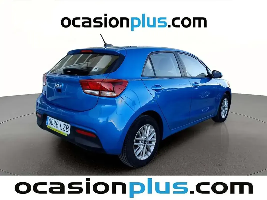 Usado Kia Rio 101 CV (74 kW) 2022 Azul Utilitario