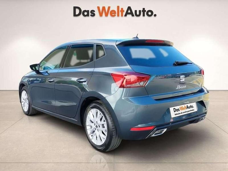 Usado Seat Ibiza FR 116 CV (85 kW) 2025 Gris Utilitario