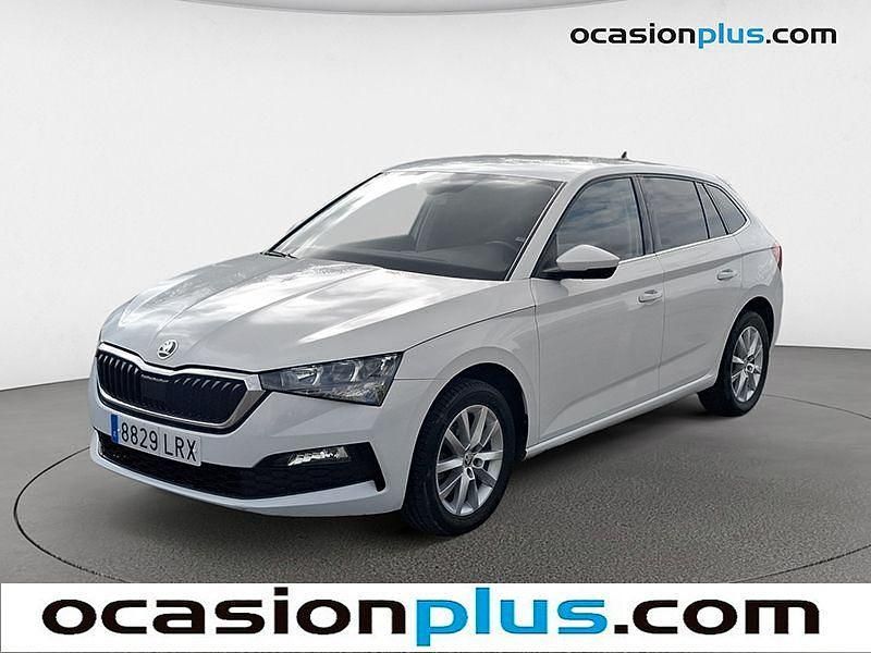 Blanco Usado 2021 Skoda Scala Ambition Utilitario | 14.810 € (Precio justo) - Imagen 1/4