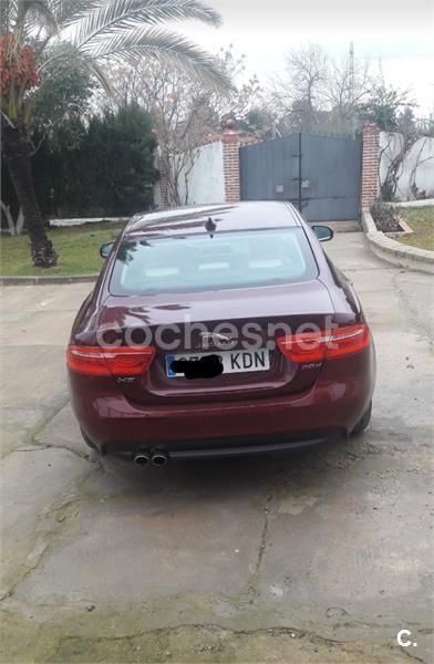 Usado Jaguar XE Prestige 180 CV (132 kW) 2017 Rojo Berlina